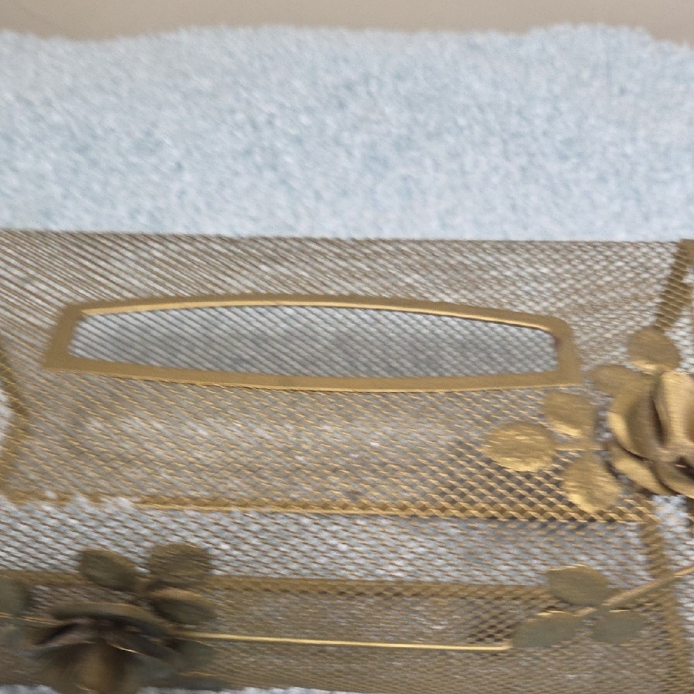 Elegant Gold Floral Mesh Tissue Box Holder - Picture 3 of 6